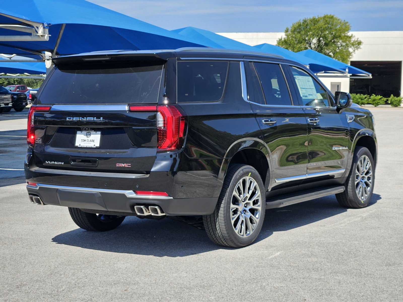 New 2026 GMC Yukon Denali w/ Advanced Technology Package AWD/4WD image 3