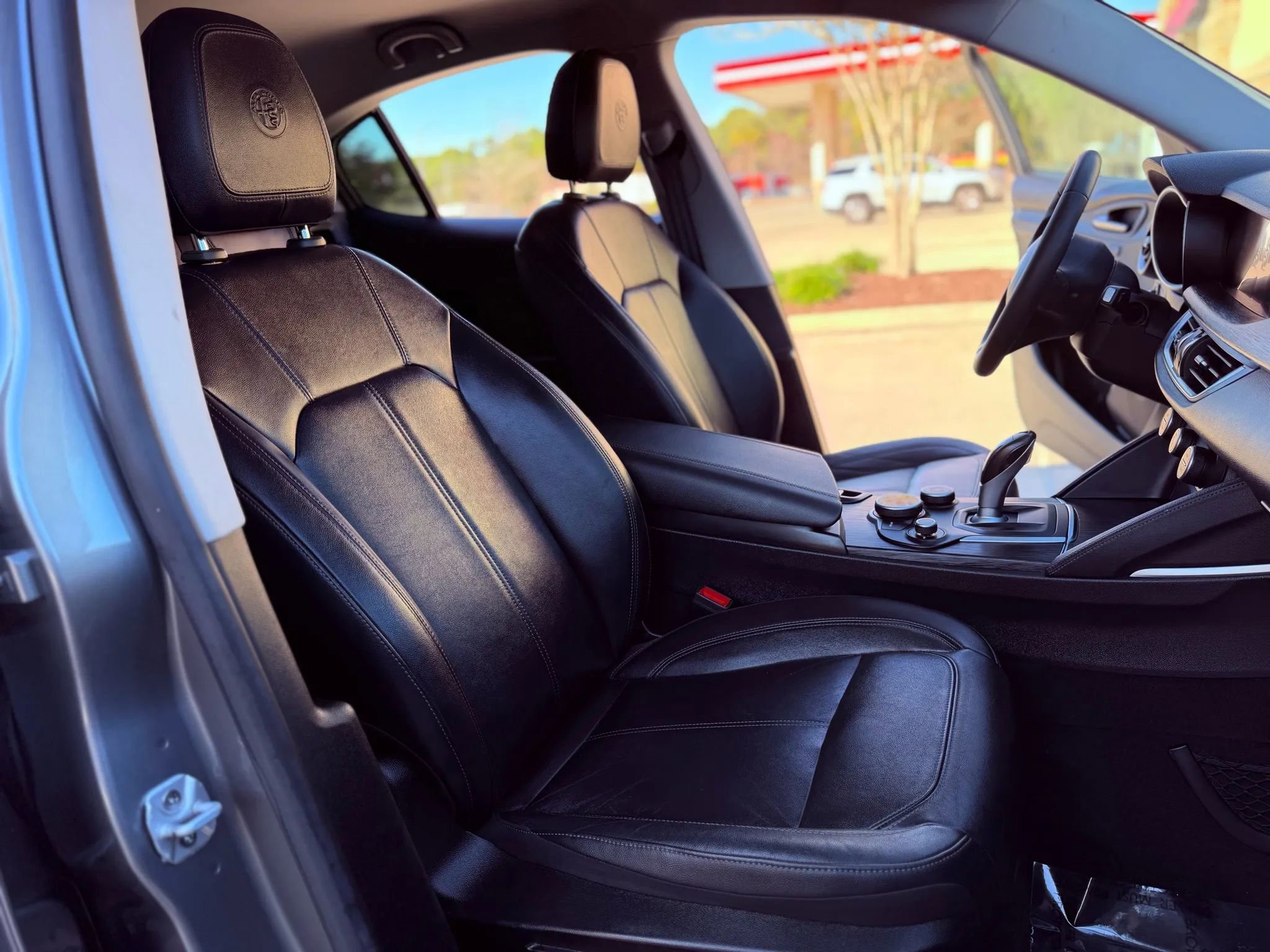 Used 2018 Alfa Romeo Stelvio AWD w/ Convenience Package image 34