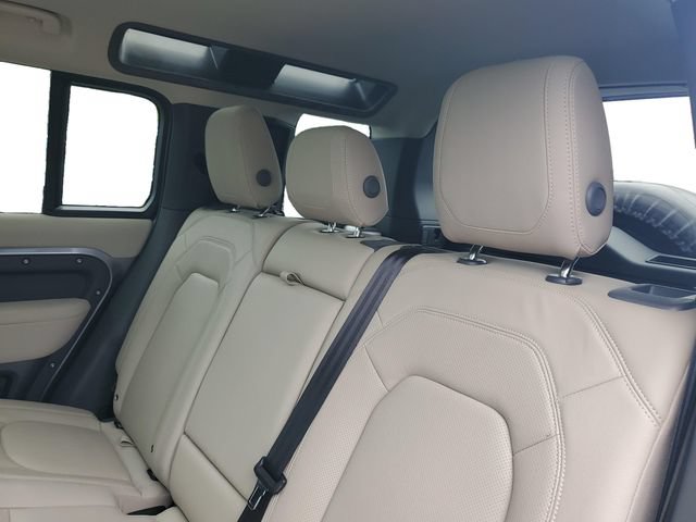 Used 2023 Land Rover Defender 110 SE AWD/4WD image 23