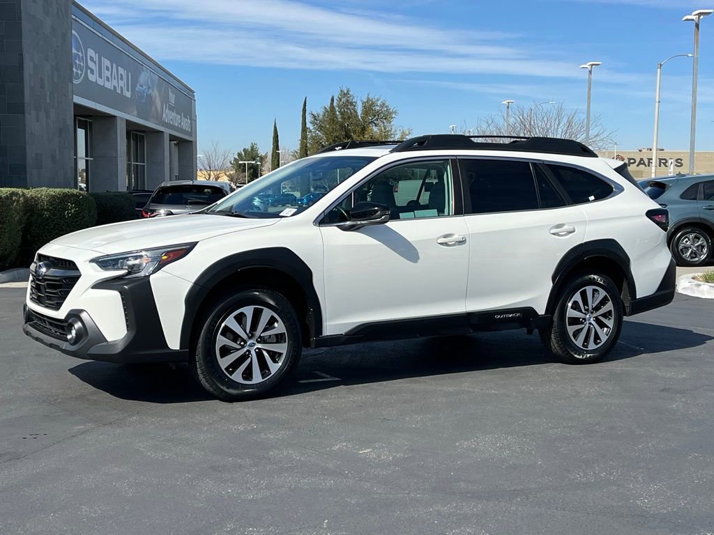 Used 2023 Subaru Outback Premium image 3