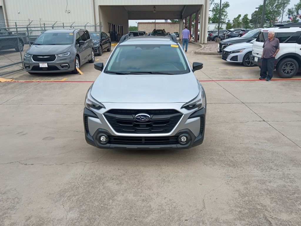 Used 2025 Subaru Outback Onyx Edition image 5