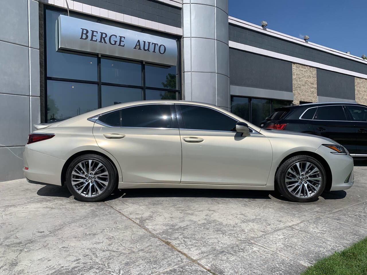 Used 2021 Lexus ES 350 w/ Premium Package image 6