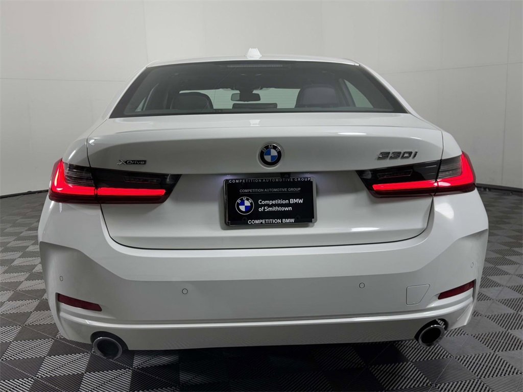 Used 2023 BMW 330i xDrive Sedan w/ Driving Assistance Package image 9