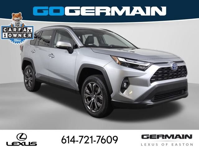 Used 2022 Toyota RAV4 XLE Premium image 5