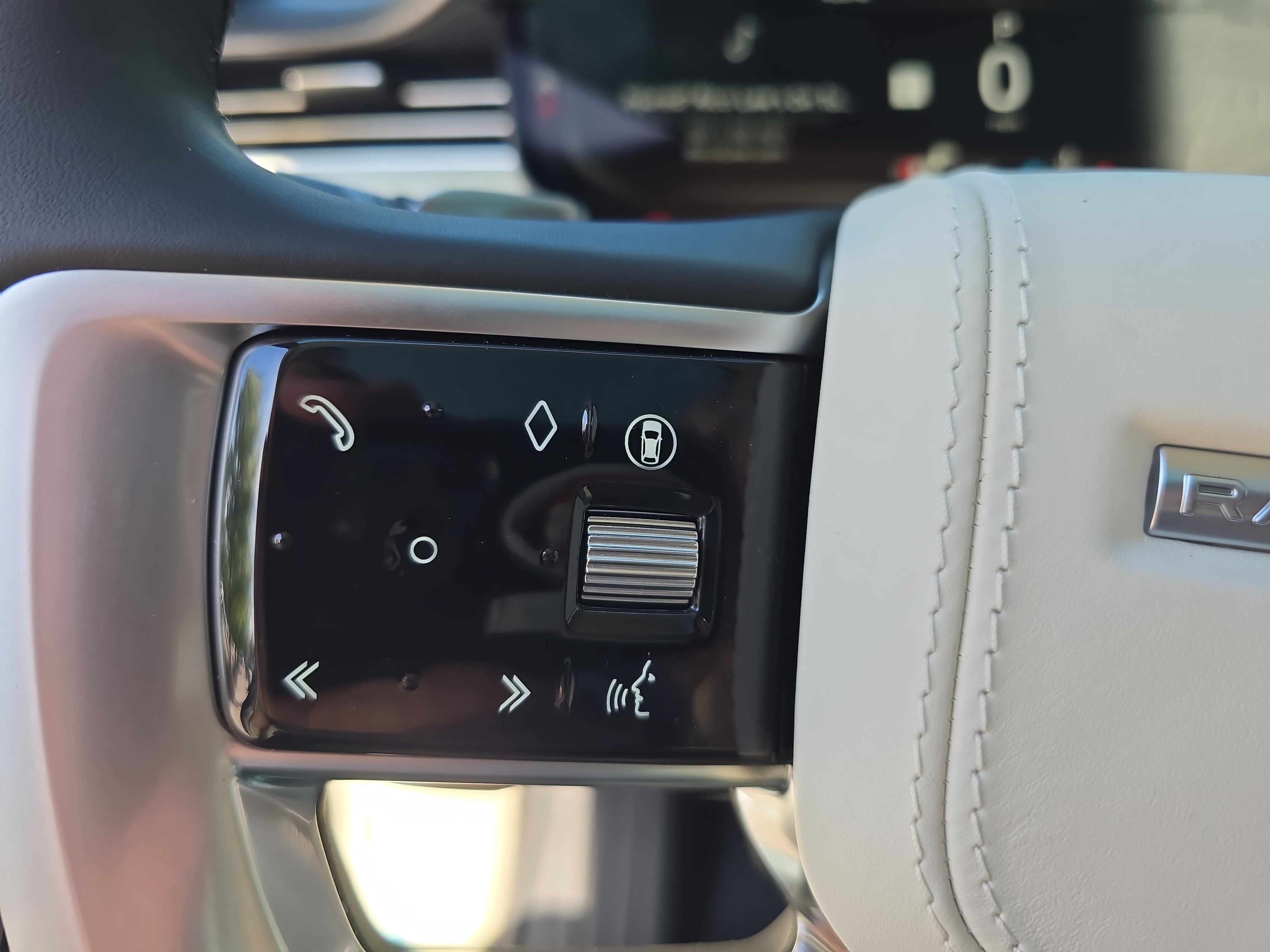 New 2026 Land Rover Range Rover SE AWD/4WD image 17
