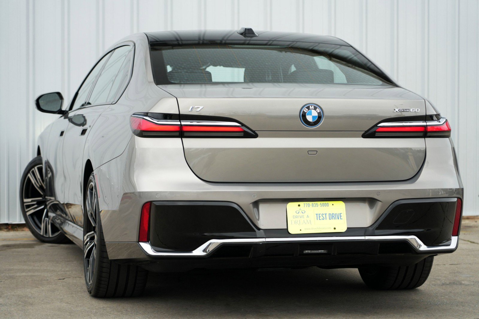 Used 2023 BMW i7 xDrive60 image 6