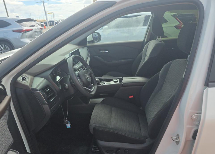 Used 2023 Nissan Rogue SV AWD/4WD image 8