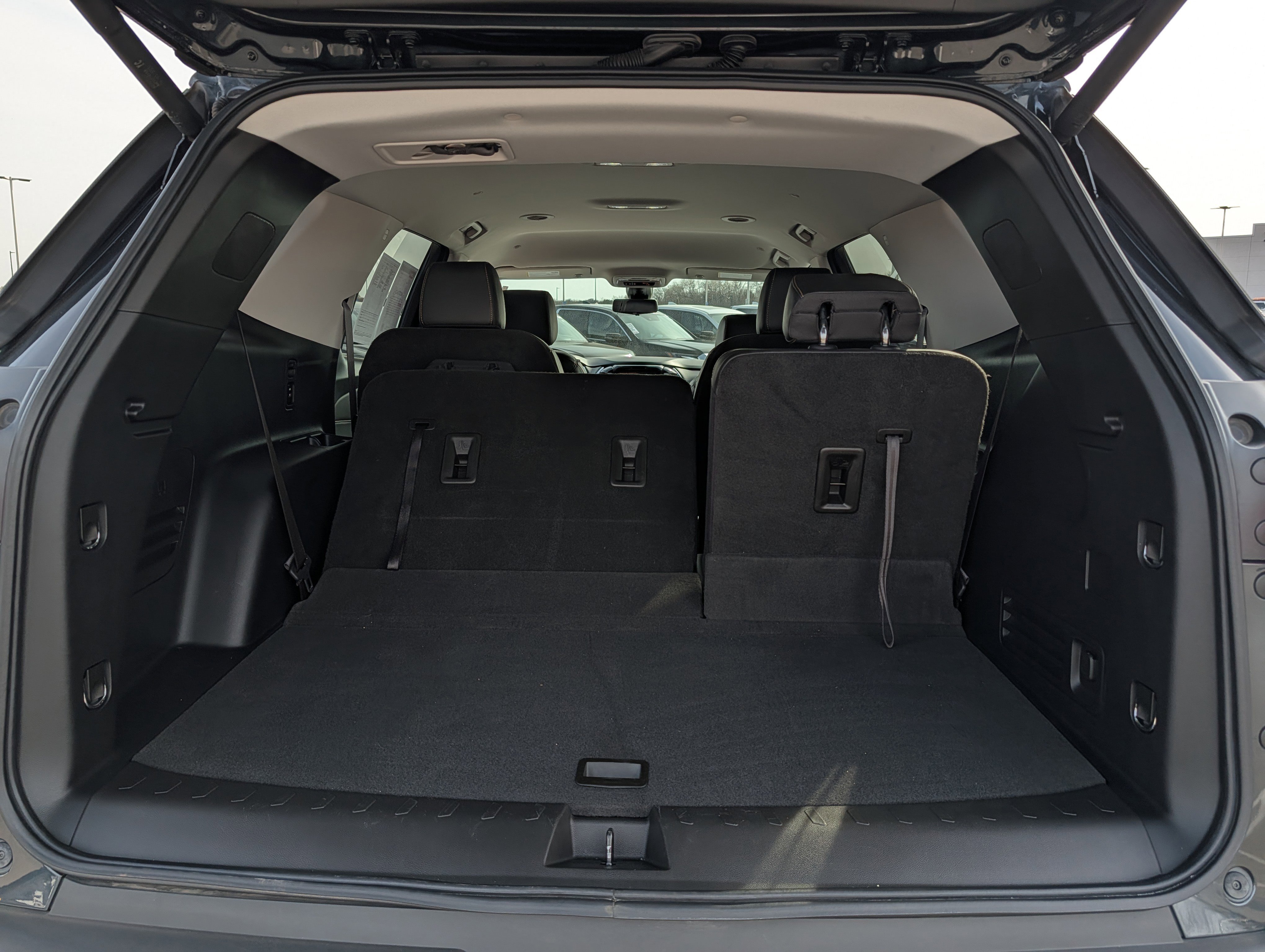 Used 2021 Chevrolet Traverse RS image 18