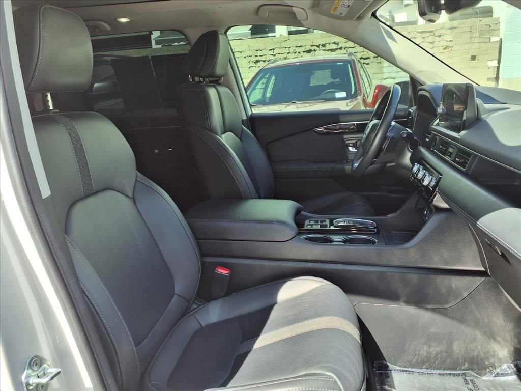 Used 2024 Honda Pilot Touring image 6