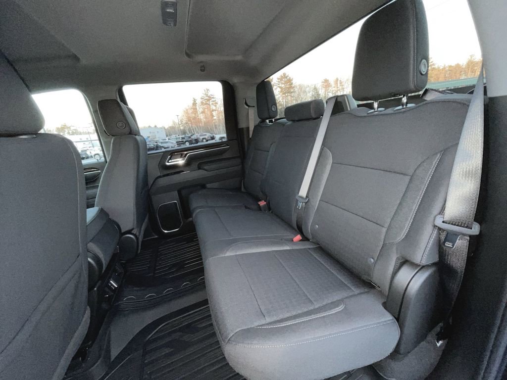 New 2026 GMC Sierra 2500 SLE w/ SLE Value Package; image 32