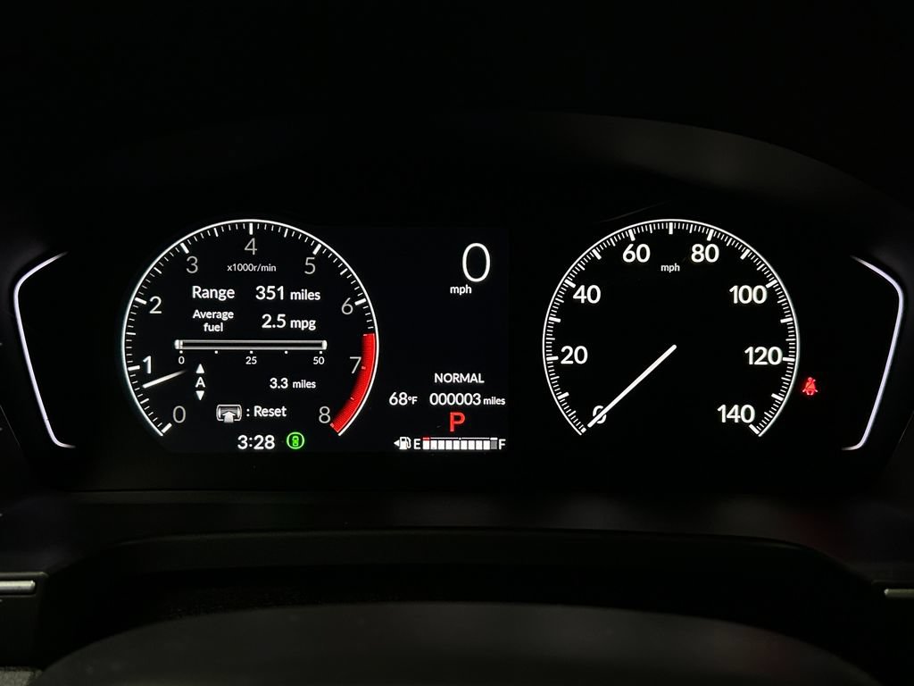 Used 2025 Honda Pilot Touring image 17