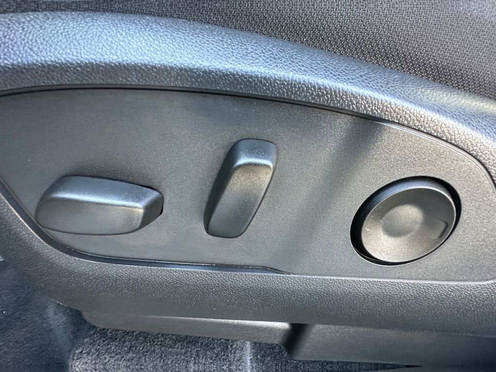 Used 2025 GMC Acadia Elevation image 10