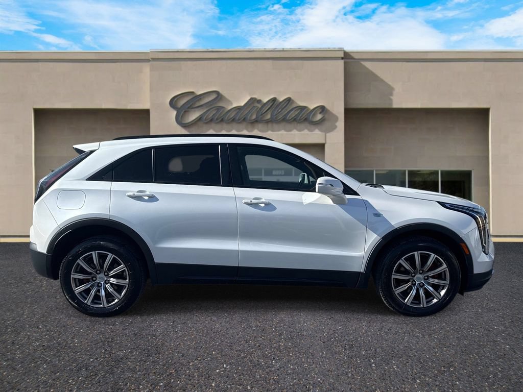 Used 2021 Cadillac XT4 Sport FWD image 2