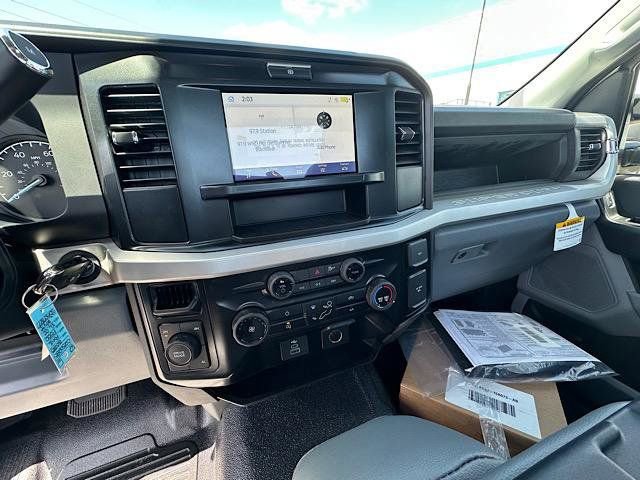 New 2025 Ford F550 4x4 Regular Cab Super Duty image 13