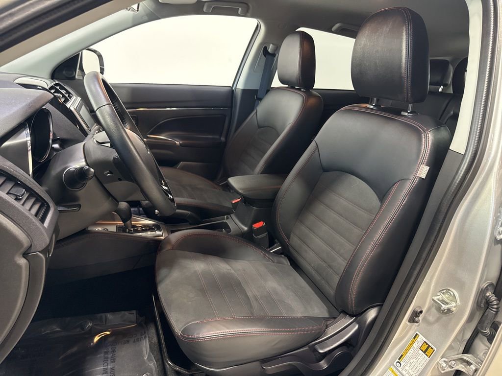 Used 2025 Mitsubishi Outlander Sport ES AWD/4WD image 21