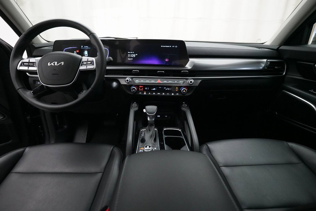 Used 2025 Kia Telluride S image 5