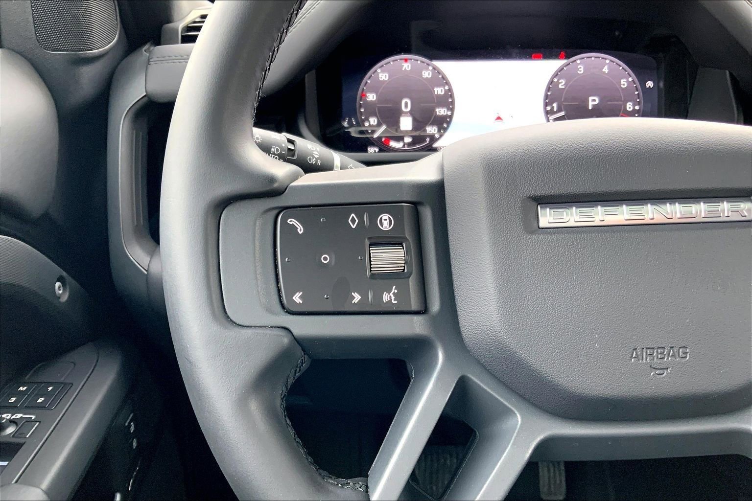 Used 2025 Land Rover Defender 110 S image 23