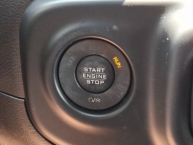 Used 2018 Jeep Wrangler Unlimited Sahara w/ Cold Weather Group AWD/4WD image 22