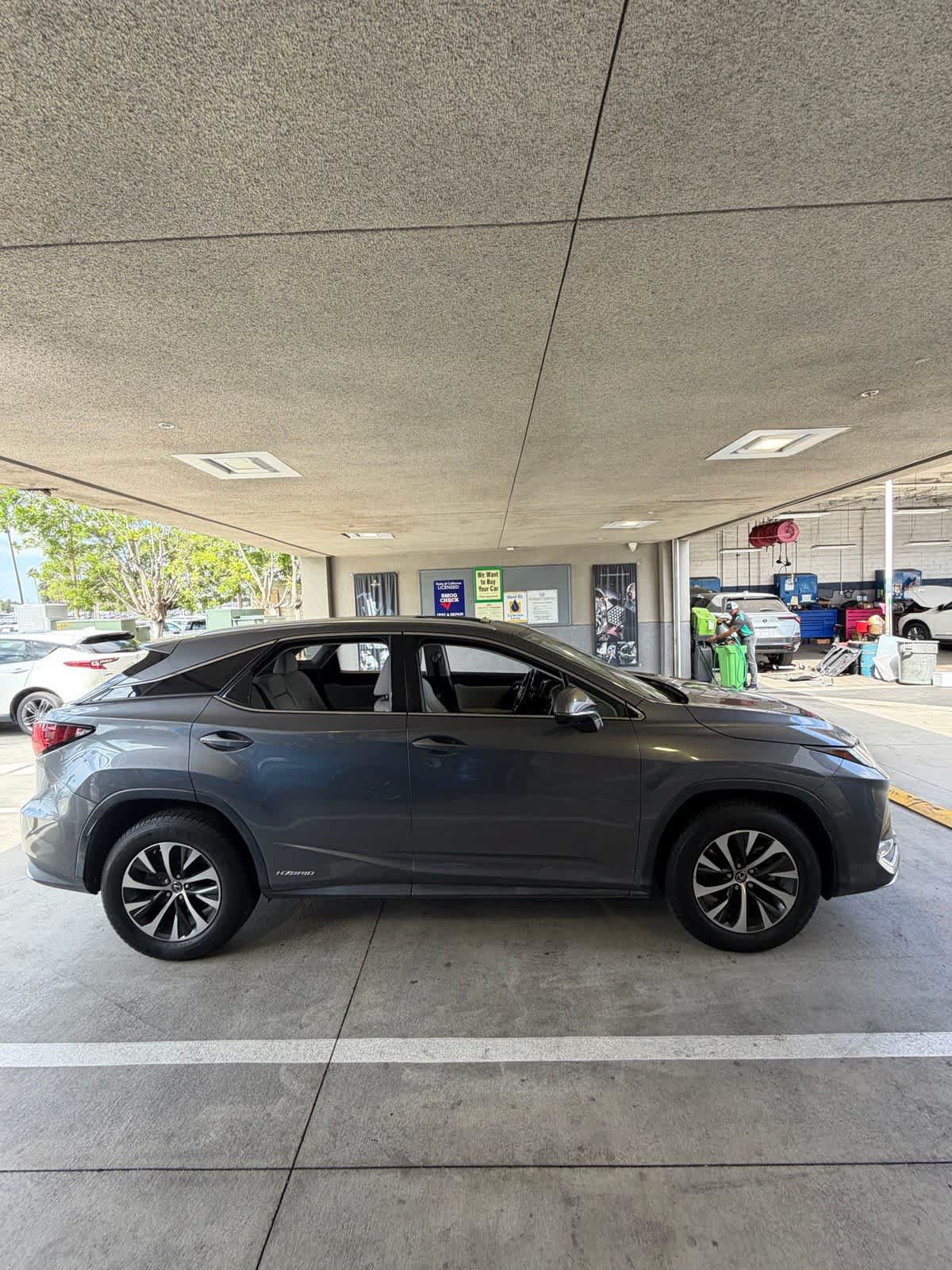 Used 2020 Lexus RX 450h AWD w/ Premium Package image 4