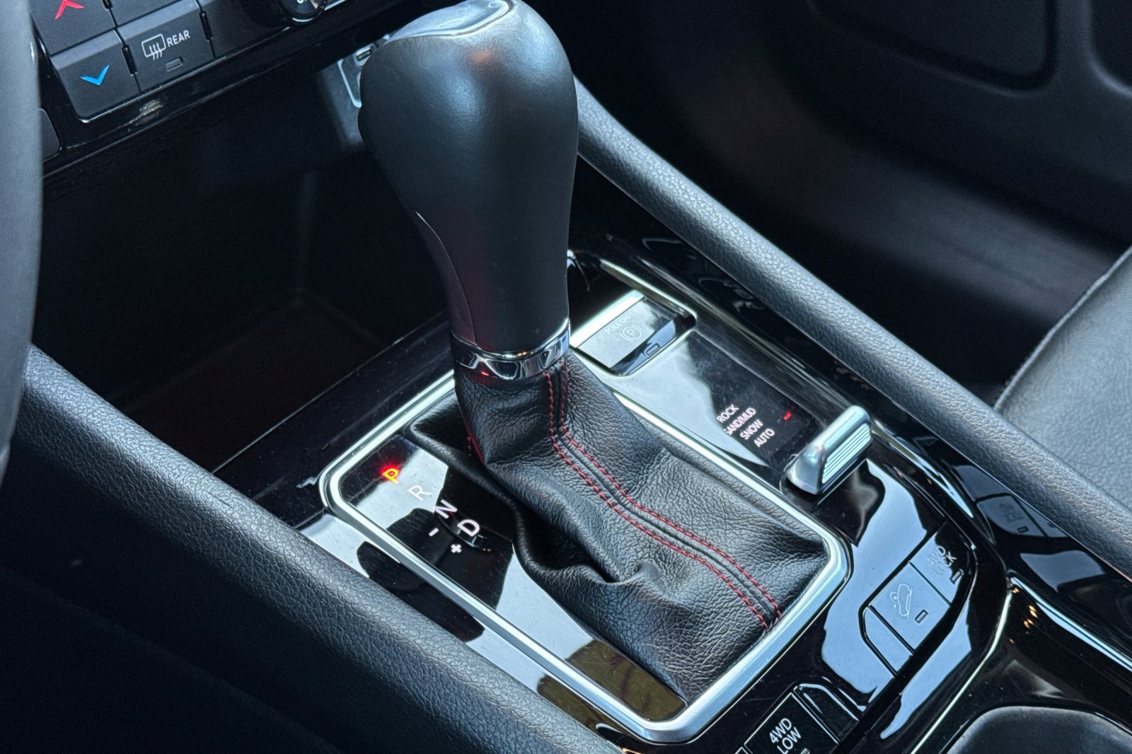 Used 2024 Jeep Compass Trailhawk image 24