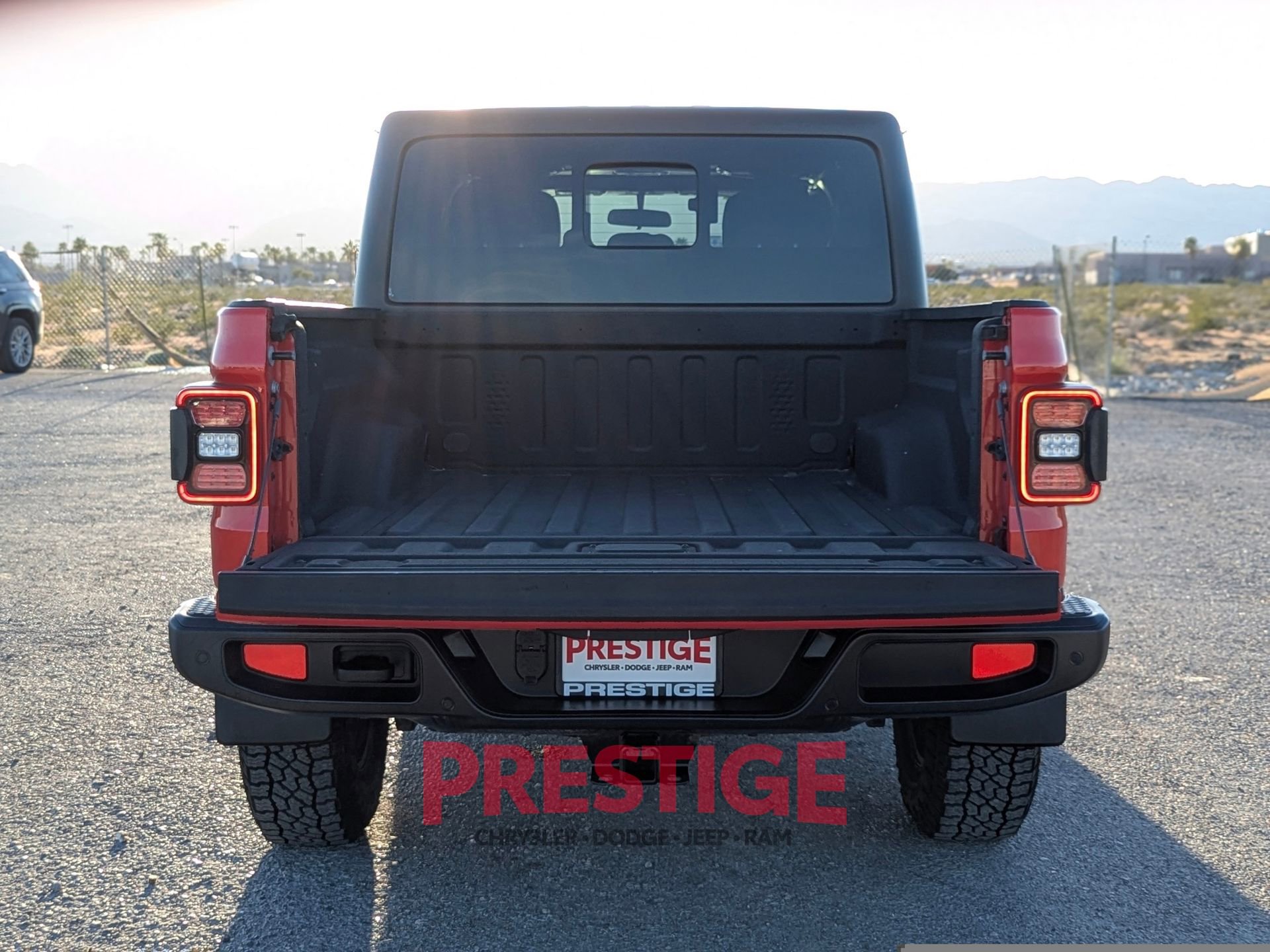 Used 2021 Jeep Gladiator Willys image 12