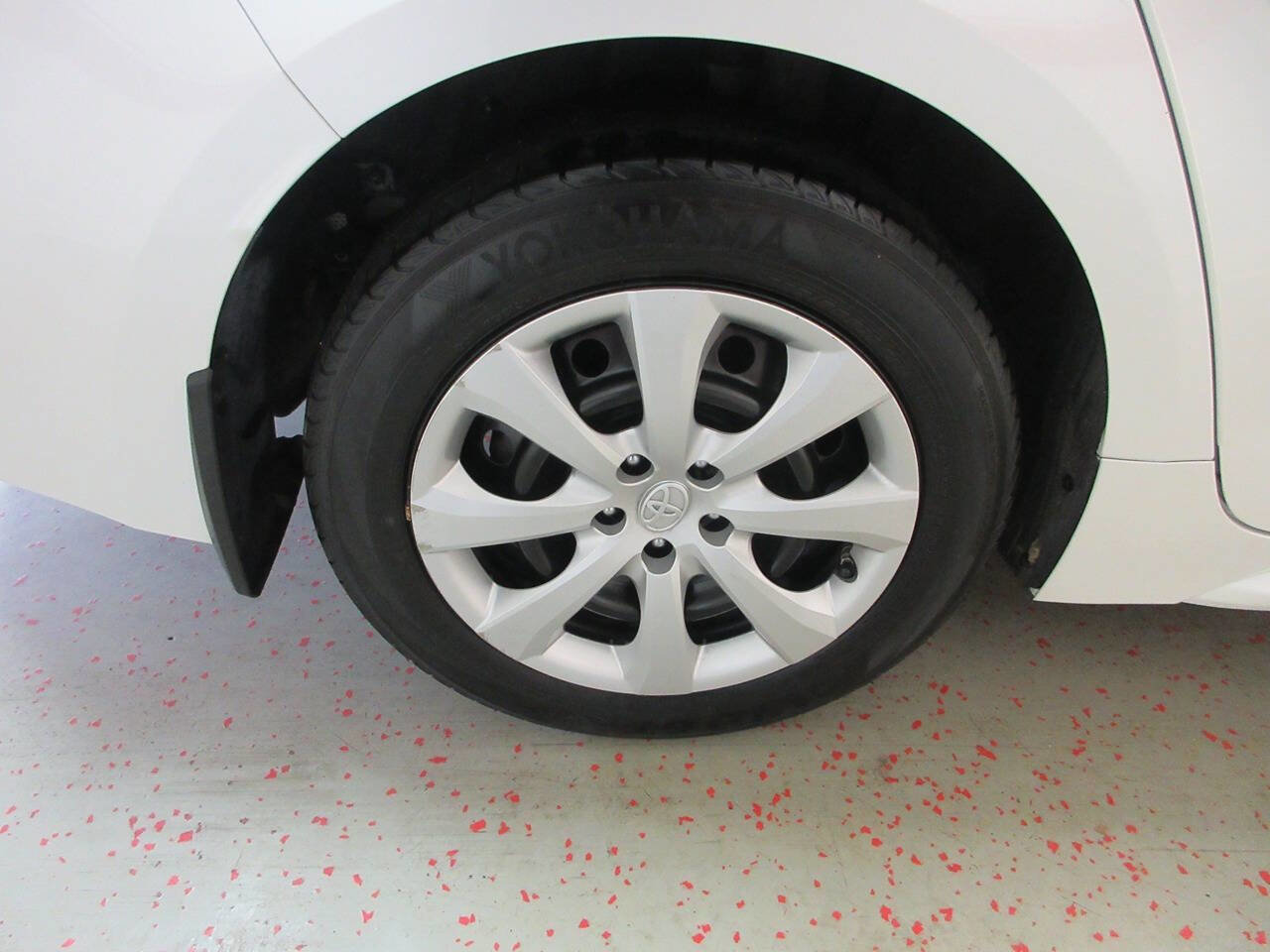 Used 2022 Toyota Corolla LE FWD image 23