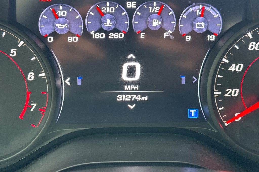 Used 2019 Chevrolet Camaro SS RWD image 28
