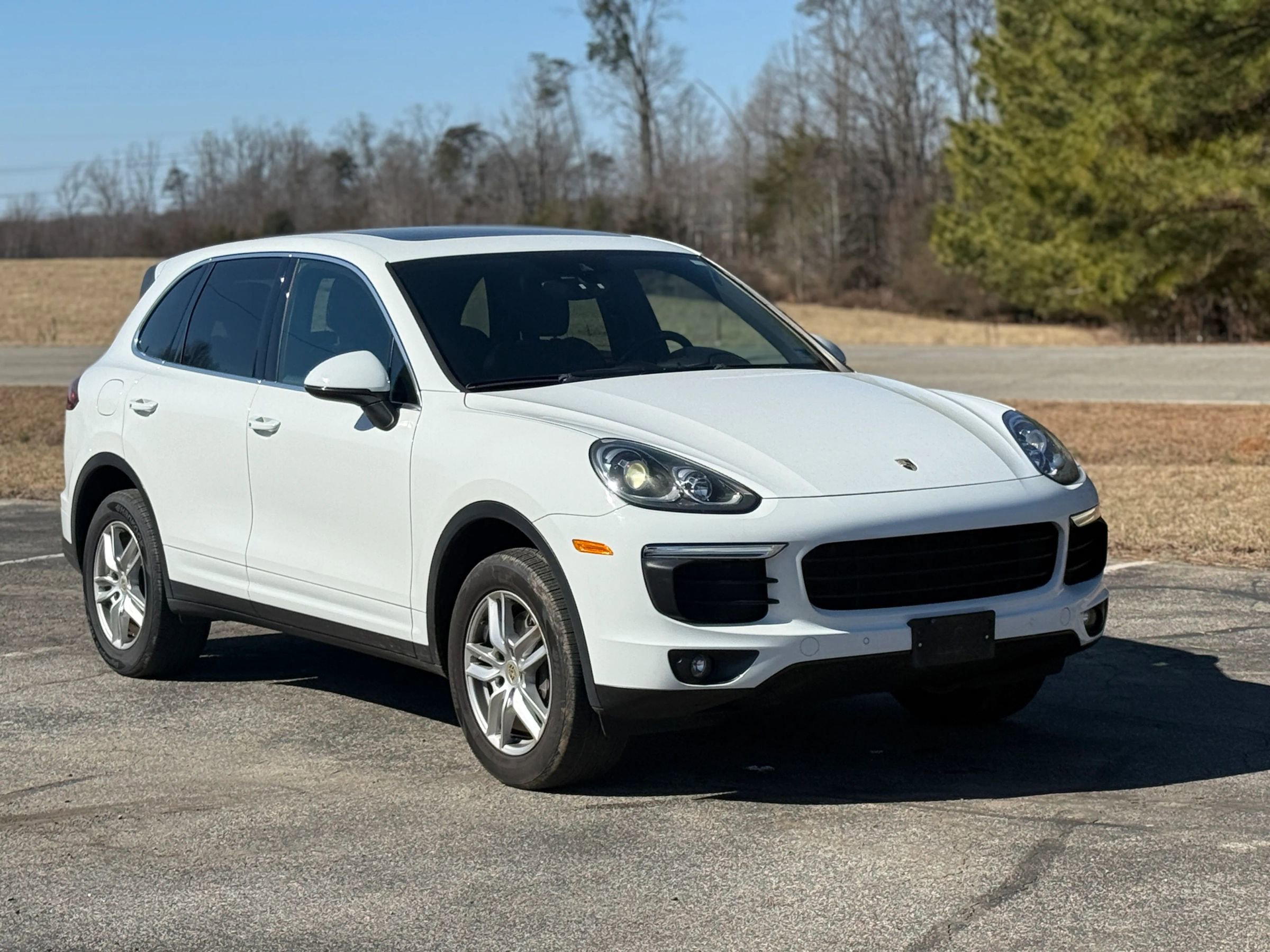 Used 2016 Porsche Cayenne image 1