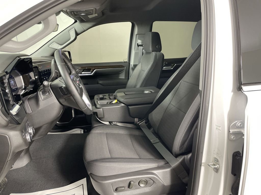 Used 2025 GMC Sierra 1500 SLE image 18