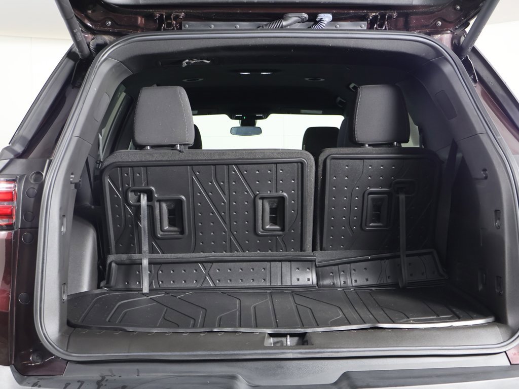 Used 2022 Chevrolet Traverse LT w/ LPO, Floor Liner Package image 19