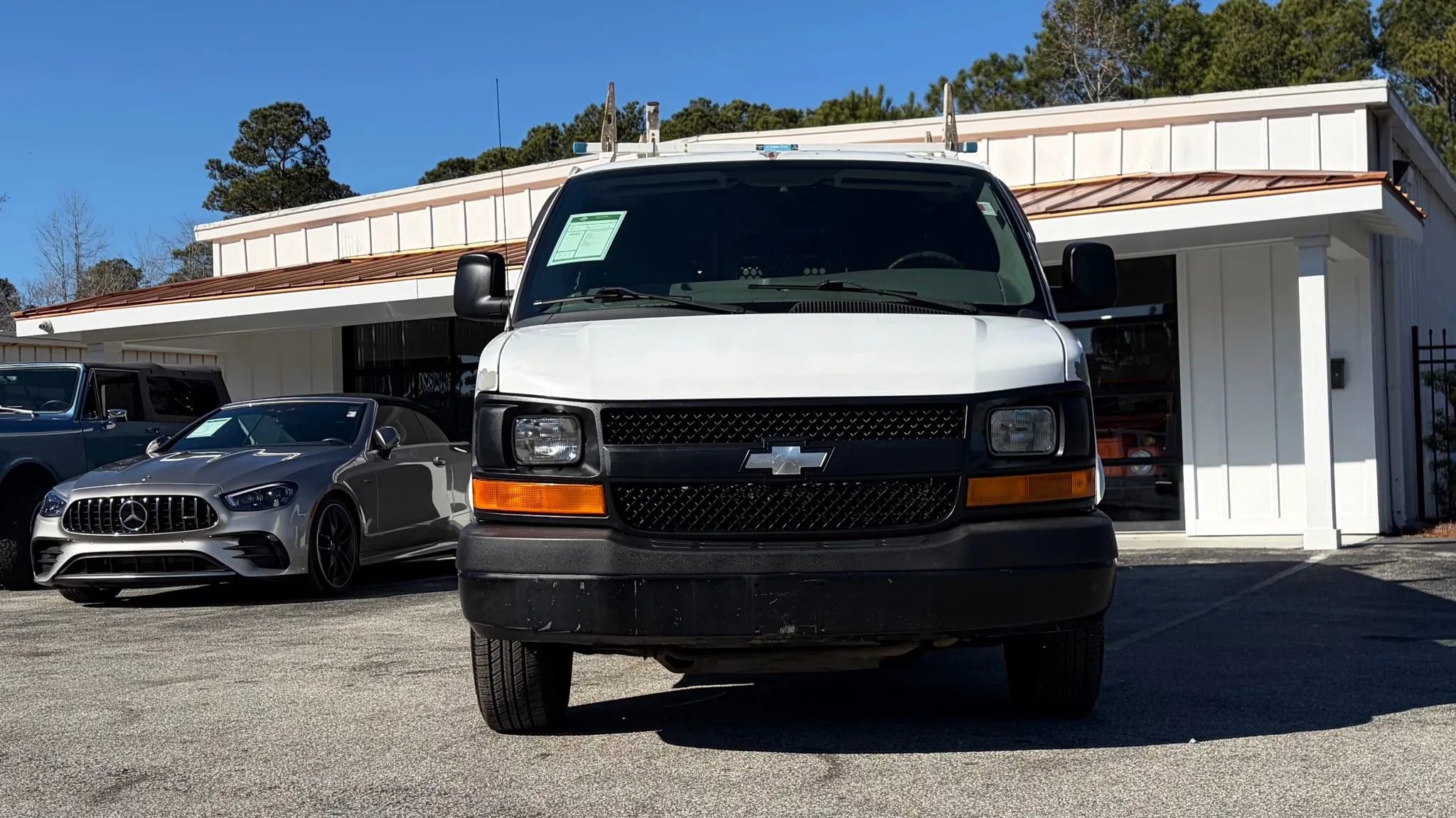 Used 2011 Chevrolet Express 2500 image 9