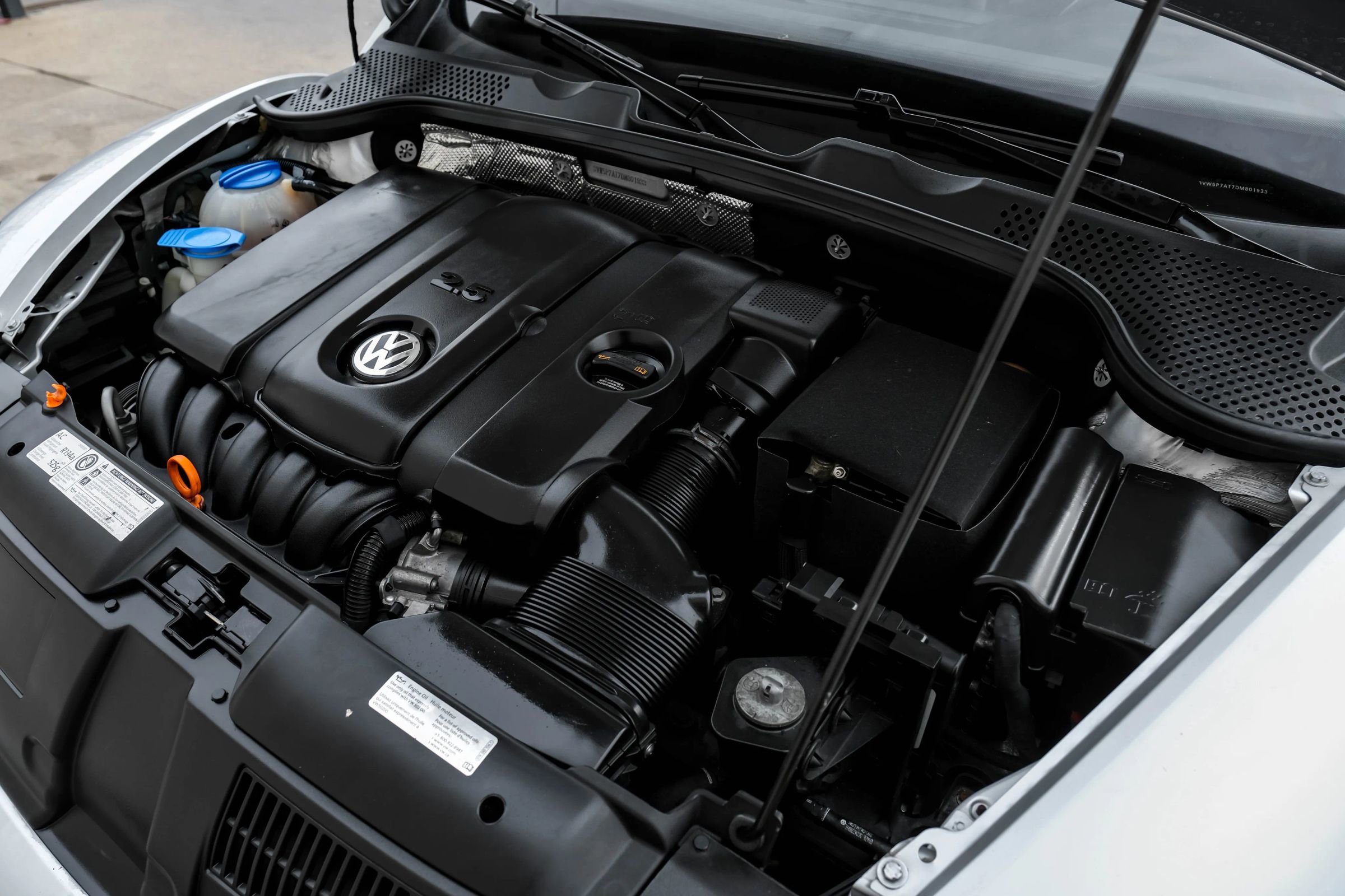 Used 2013 Volkswagen Beetle 2.5 image 37