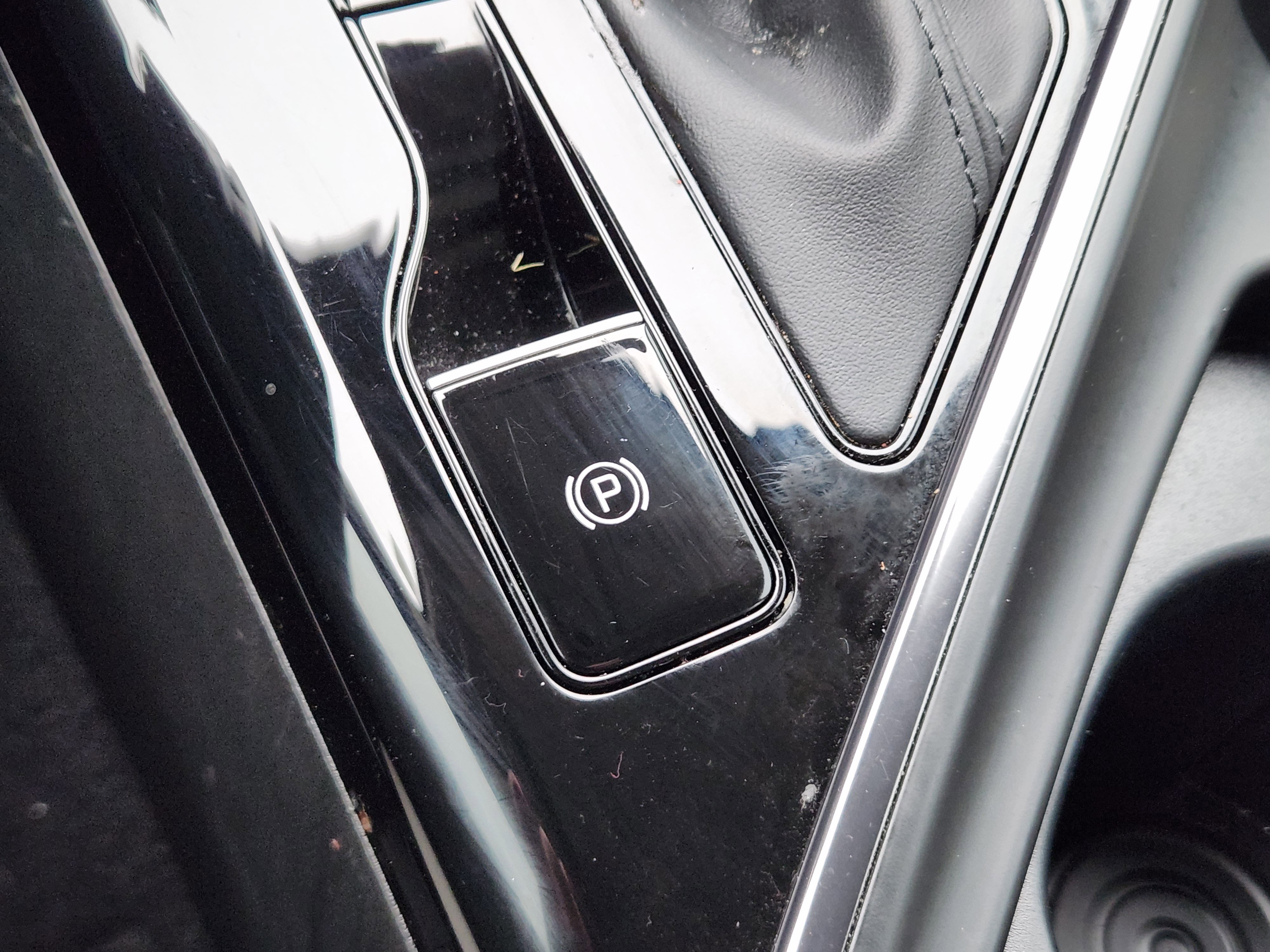 Used 2023 Kia Niro EX image 26