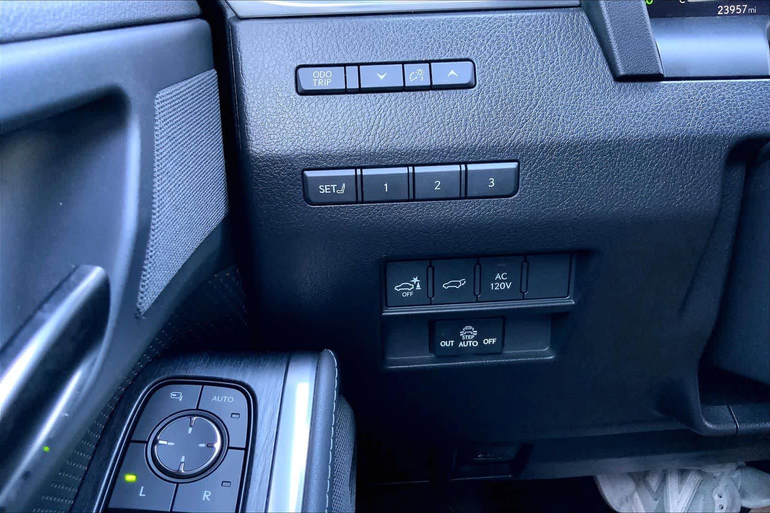 Used 2024 Lexus GX 550 AWD/4WD image 36
