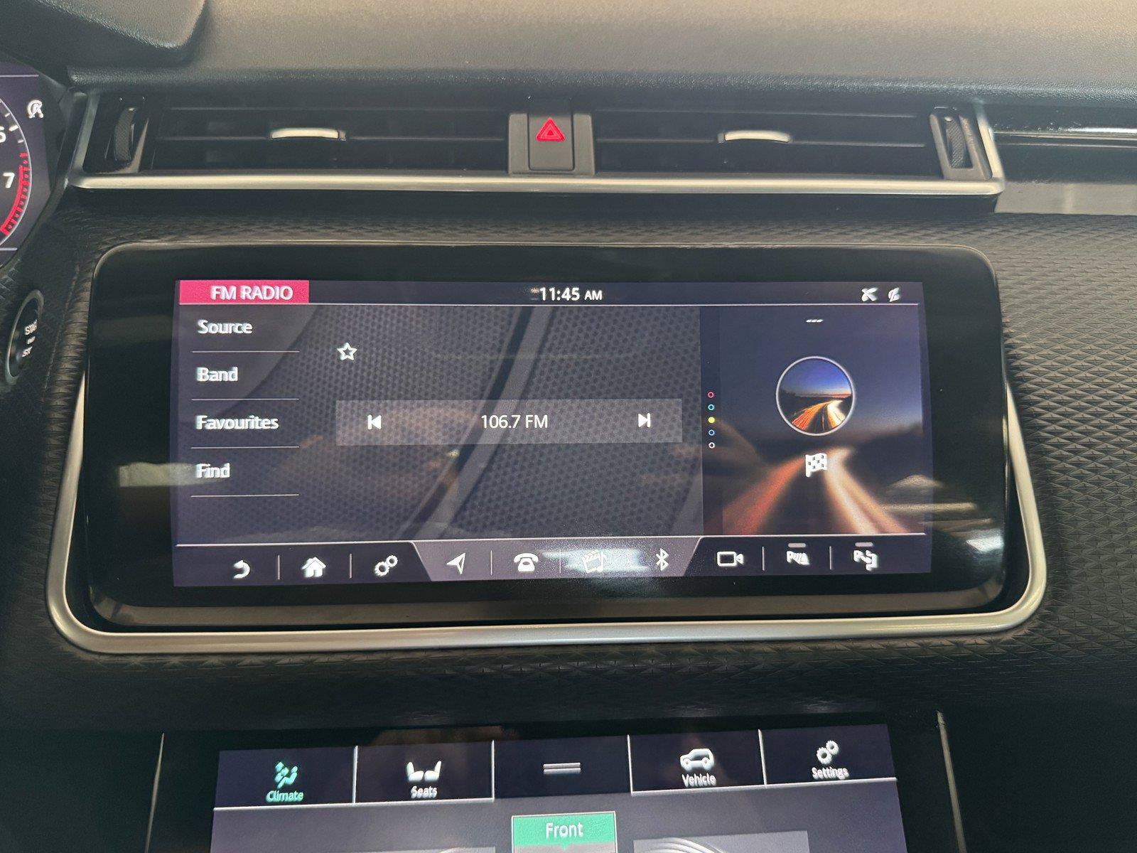 Used 2019 Land Rover Range Rover Velar R-Dynamic SE AWD/4WD image 18
