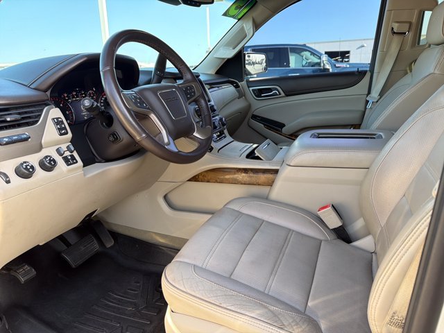Used 2015 GMC Yukon Denali w/ Premium Package AWD/4WD image 19