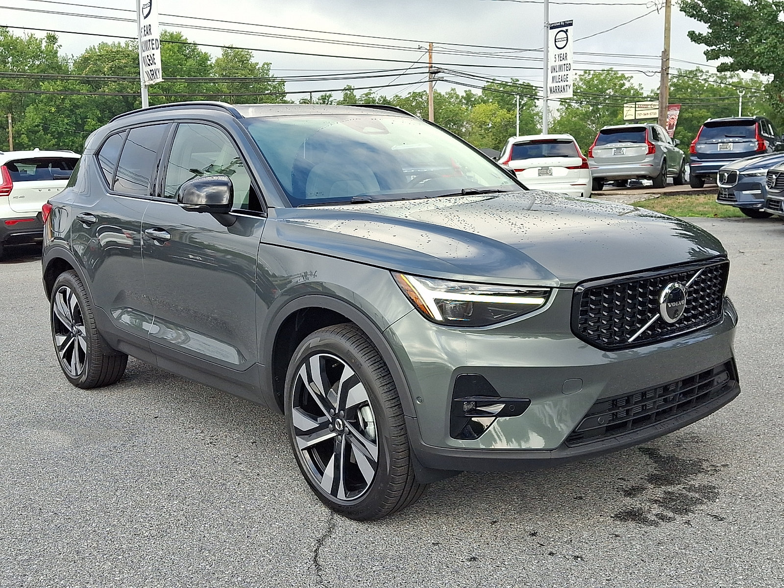 New 2026 Volvo XC40 B5 Ultra w/ Climate Package