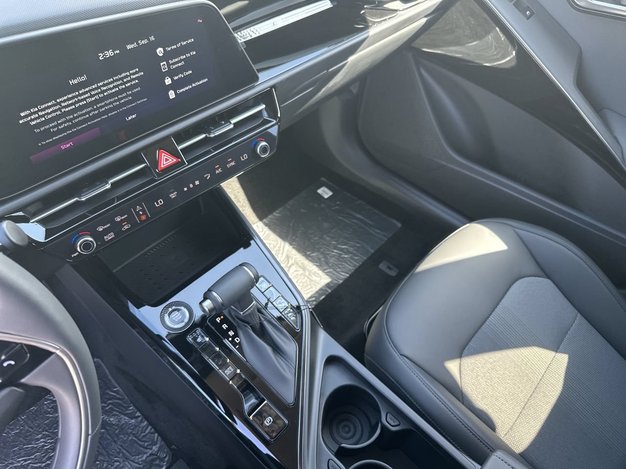 New 2026 Kia Niro EX FWD image 11