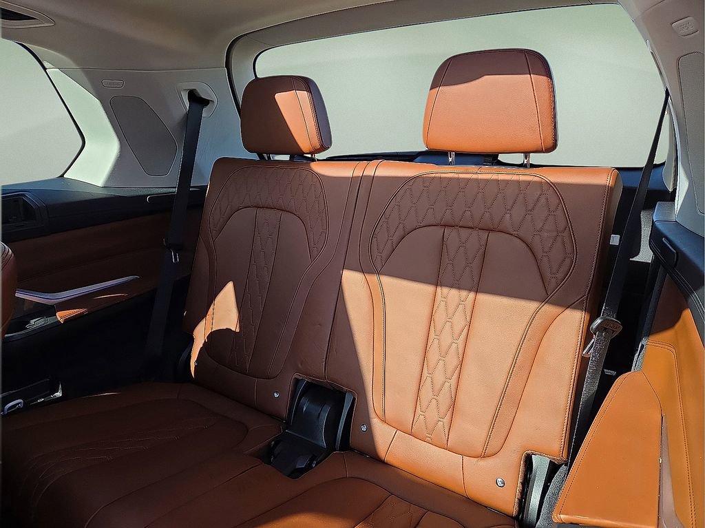 Used 2020 BMW X7 xDrive50i w/ Dynamic Handling Package AWD/4WD image 21