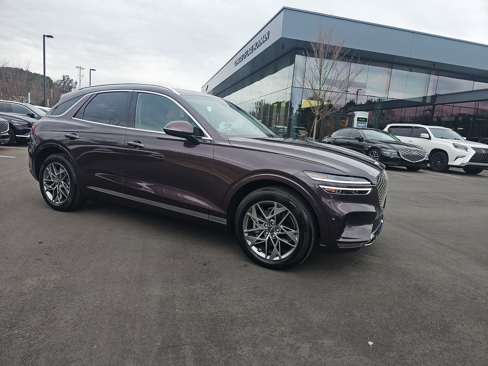 Used 2022 Genesis GV70 2.5T w/ Advanced Package image 2