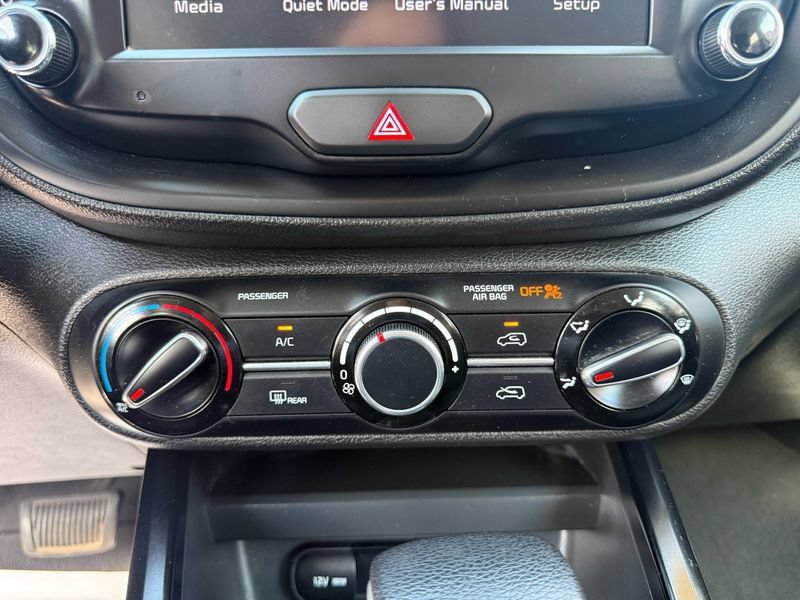 Used 2023 Kia Soul LX w/ LX Technology Package FWD image 27
