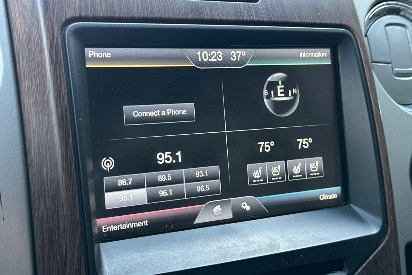 Used 2014 Ford F150 Lariat w/ Equipment Group 501A Mid image 25