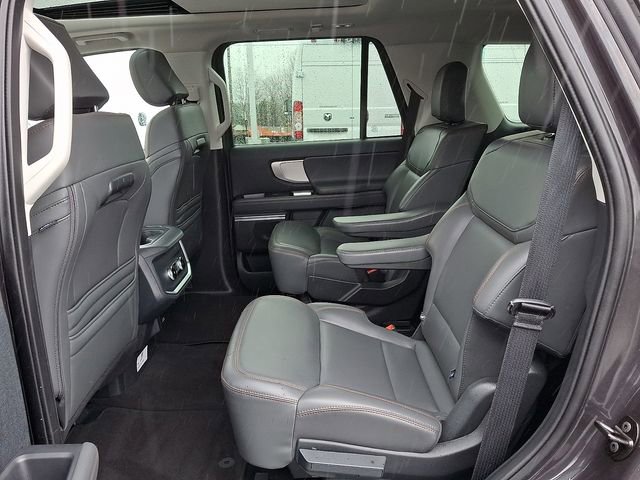 Used 2025 Ford Expedition Active image 8