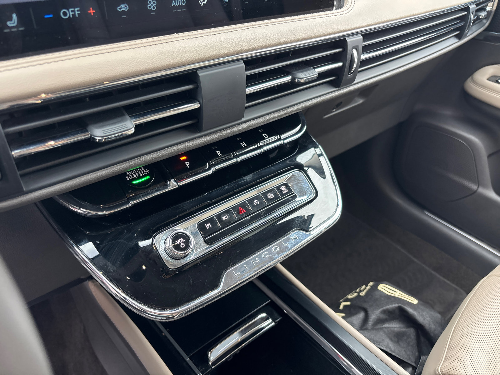 Certified 2023 Lincoln Corsair Reserve AWD/4WD image 22