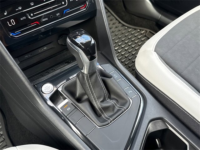 Used 2025 Volkswagen Taos SE image 23