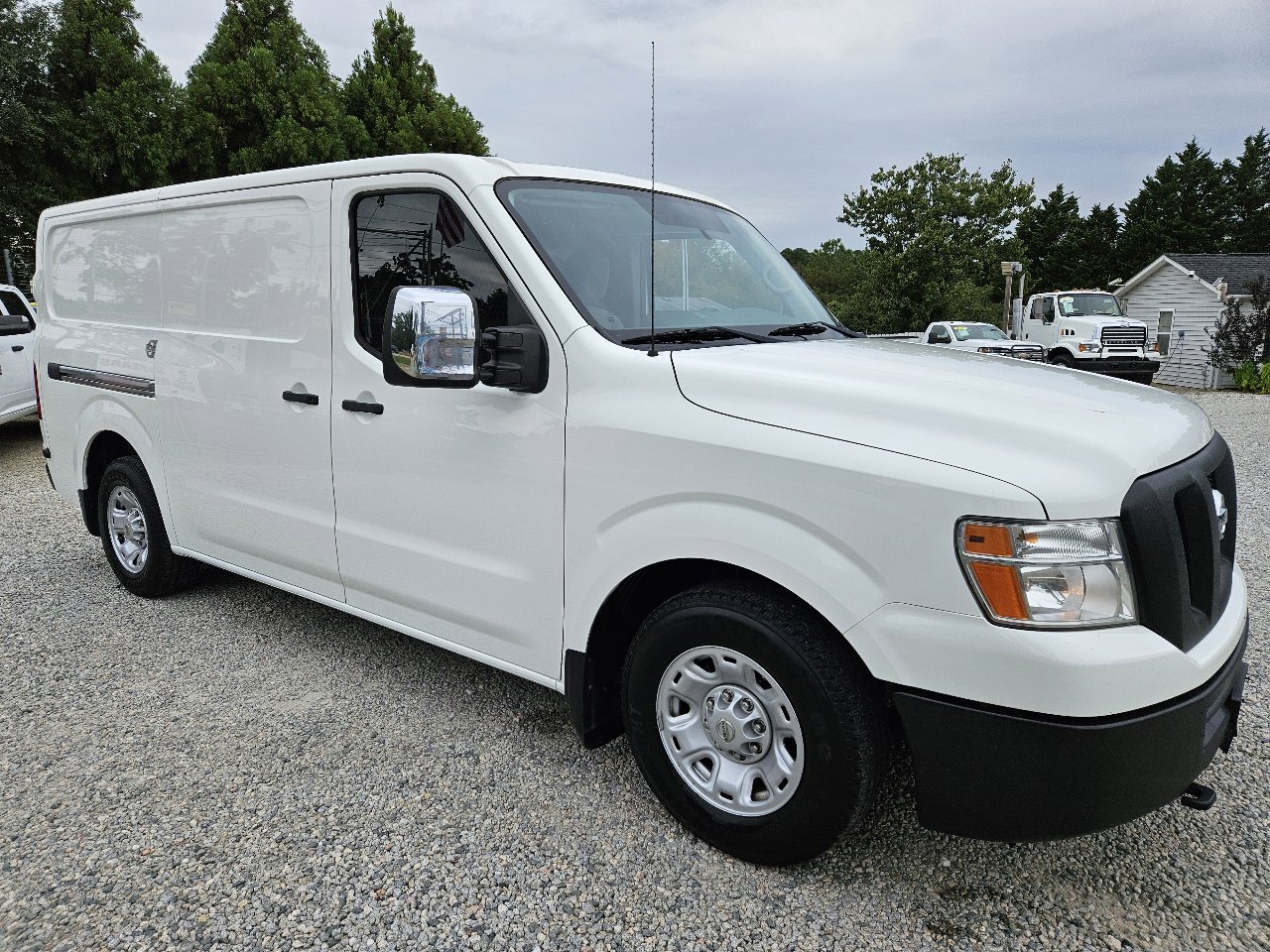 Used 2019 Nissan NV 2500 SV image 7