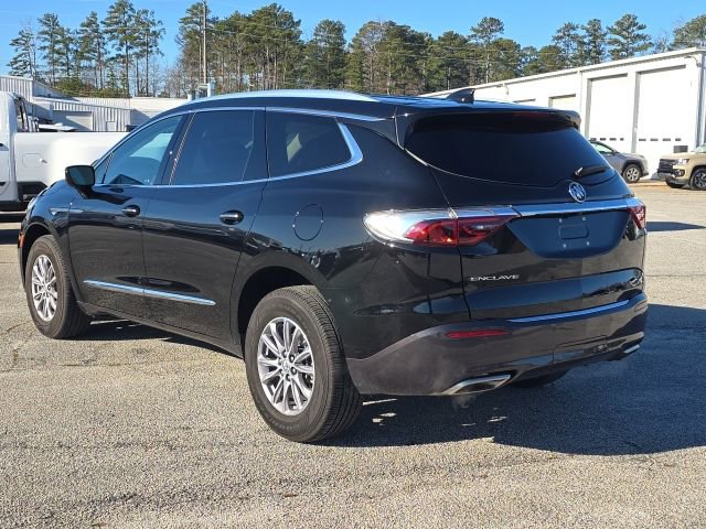 Used 2023 Buick Enclave Essence image 3