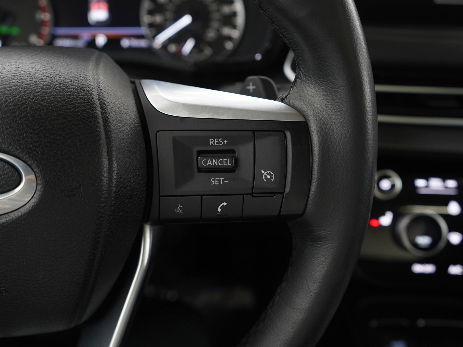 Used 2023 INFINITI QX60 Pure image 28