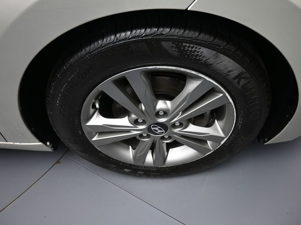 Used 2017 Hyundai Elantra Value Edition w/ Cargo Package image 13