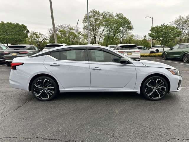Used 2024 Nissan Altima 2.5 SR w/ SR Premium Package AWD/4WD image 4